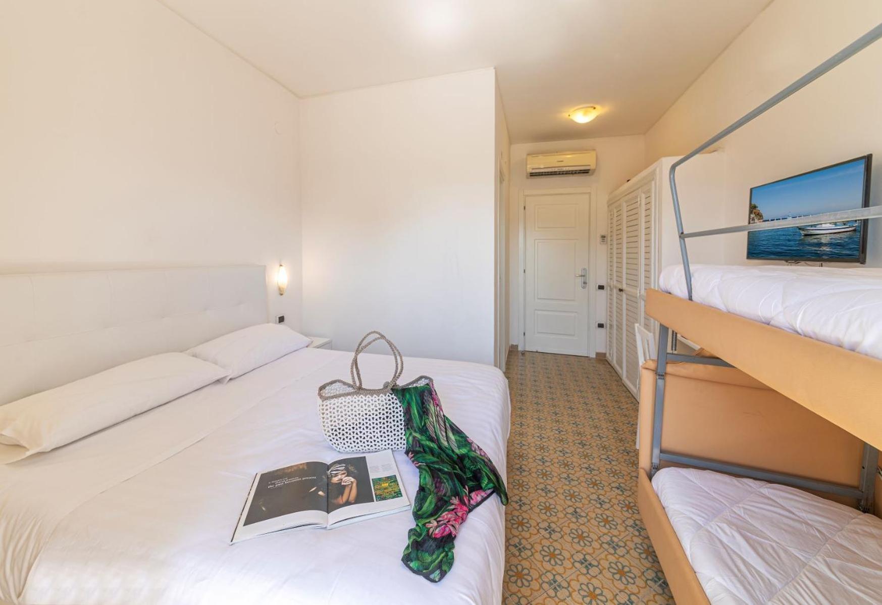 Le Canne Family Resort & Spa Forio  Bilik gambar