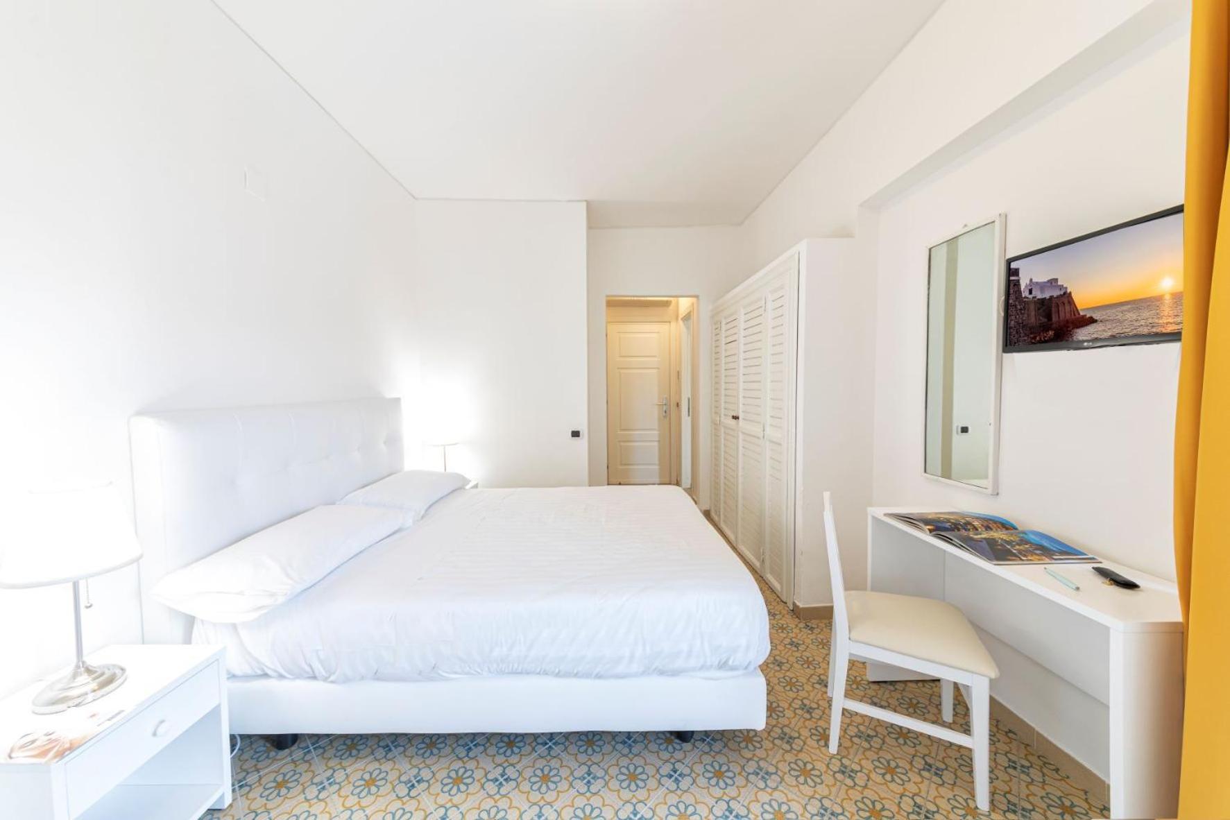 Le Canne Family Resort & Spa Forio  Bilik gambar
