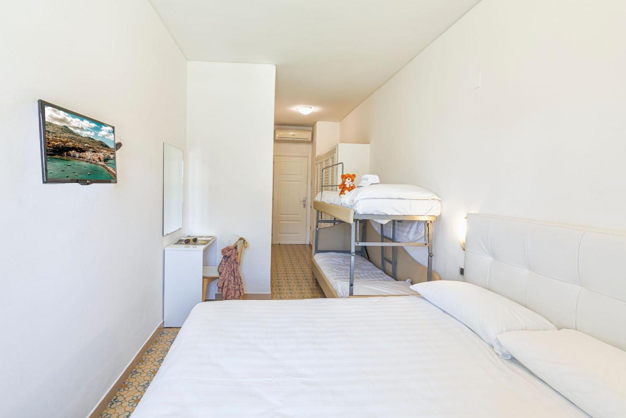 Le Canne Family Resort & Spa Forio  Bilik gambar