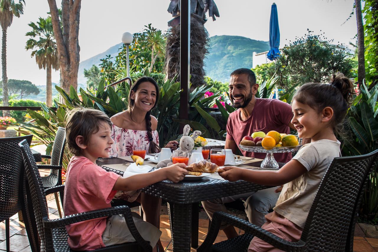 Le Canne Family Resort & Spa Forio  Luaran gambar