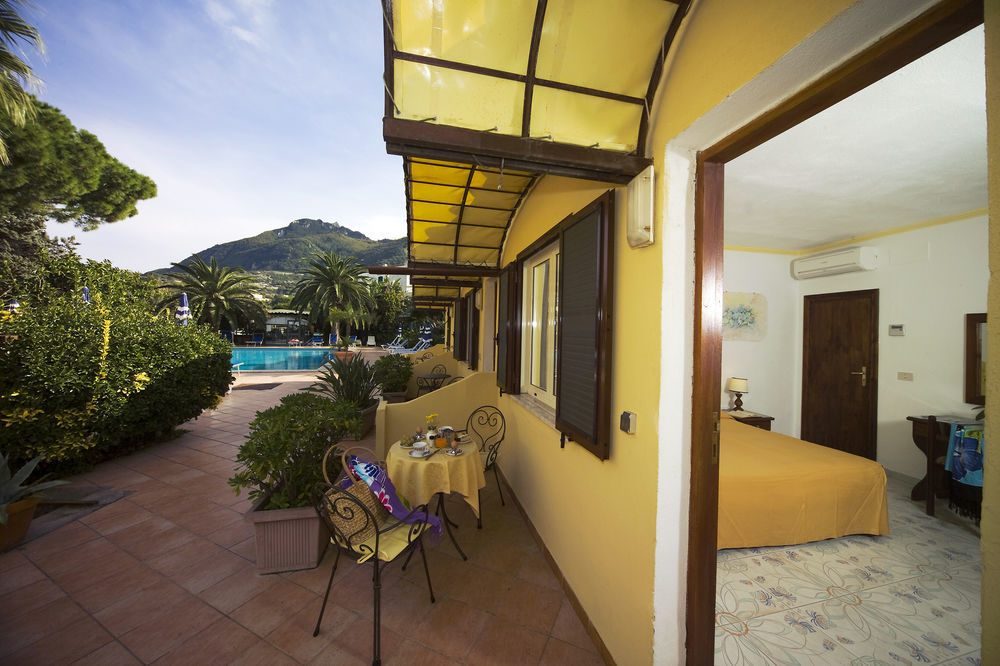 Le Canne Family Resort & Spa Forio  Luaran gambar